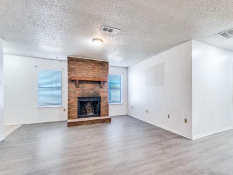 1228 English Street Irving TX 75061