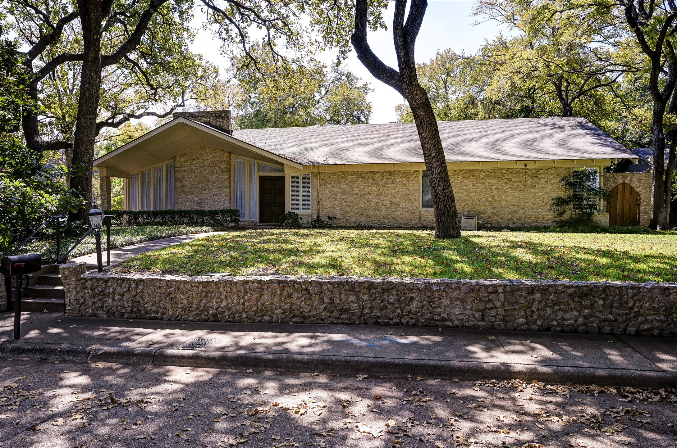 104 Hapsburg Court Irving TX 75062