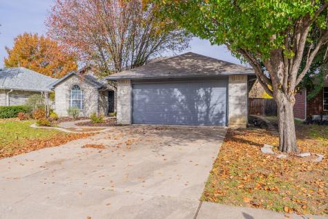912 Hiawatha Lane Saginaw TX 76131