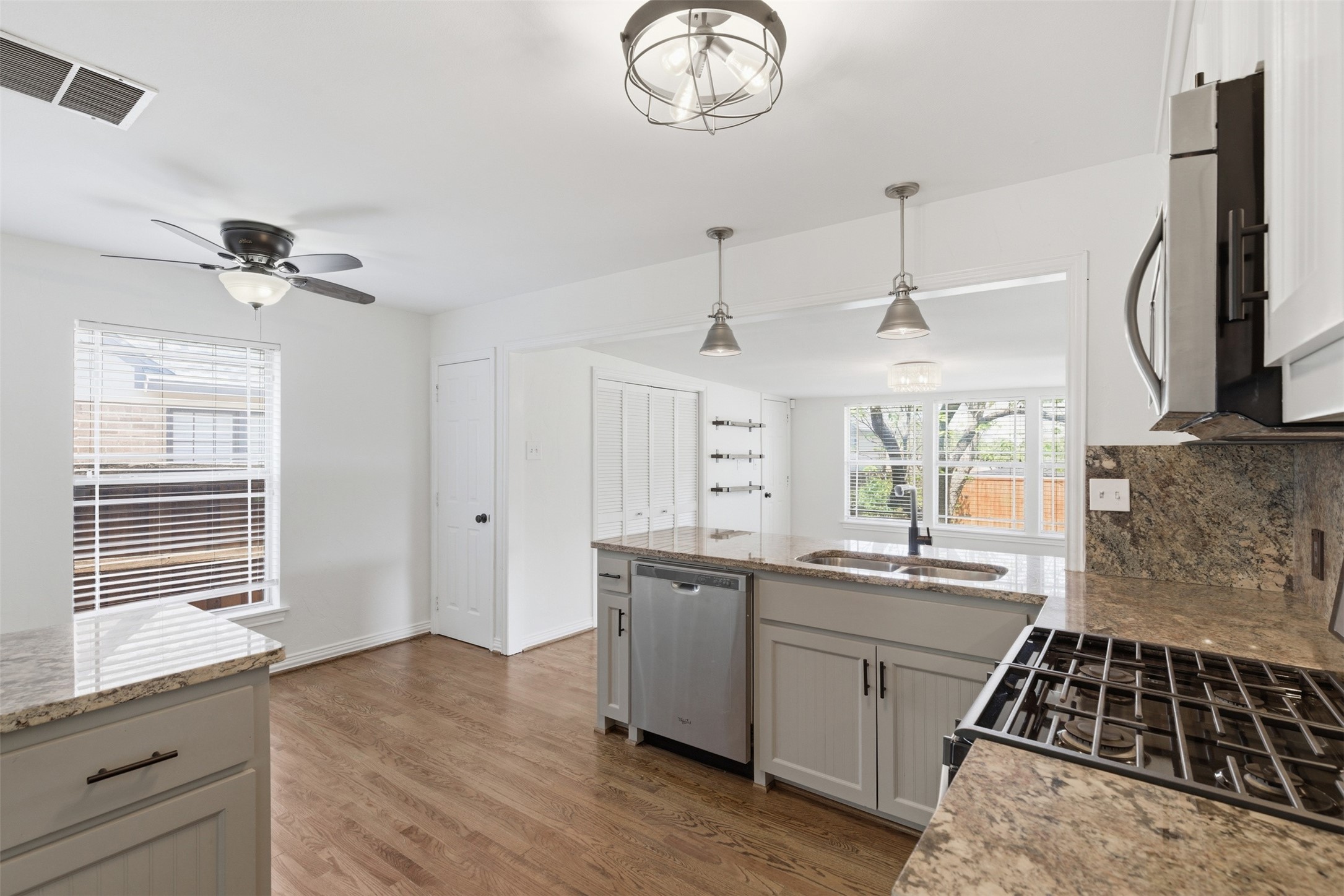 2615 Alco Avenue Dallas TX 75211