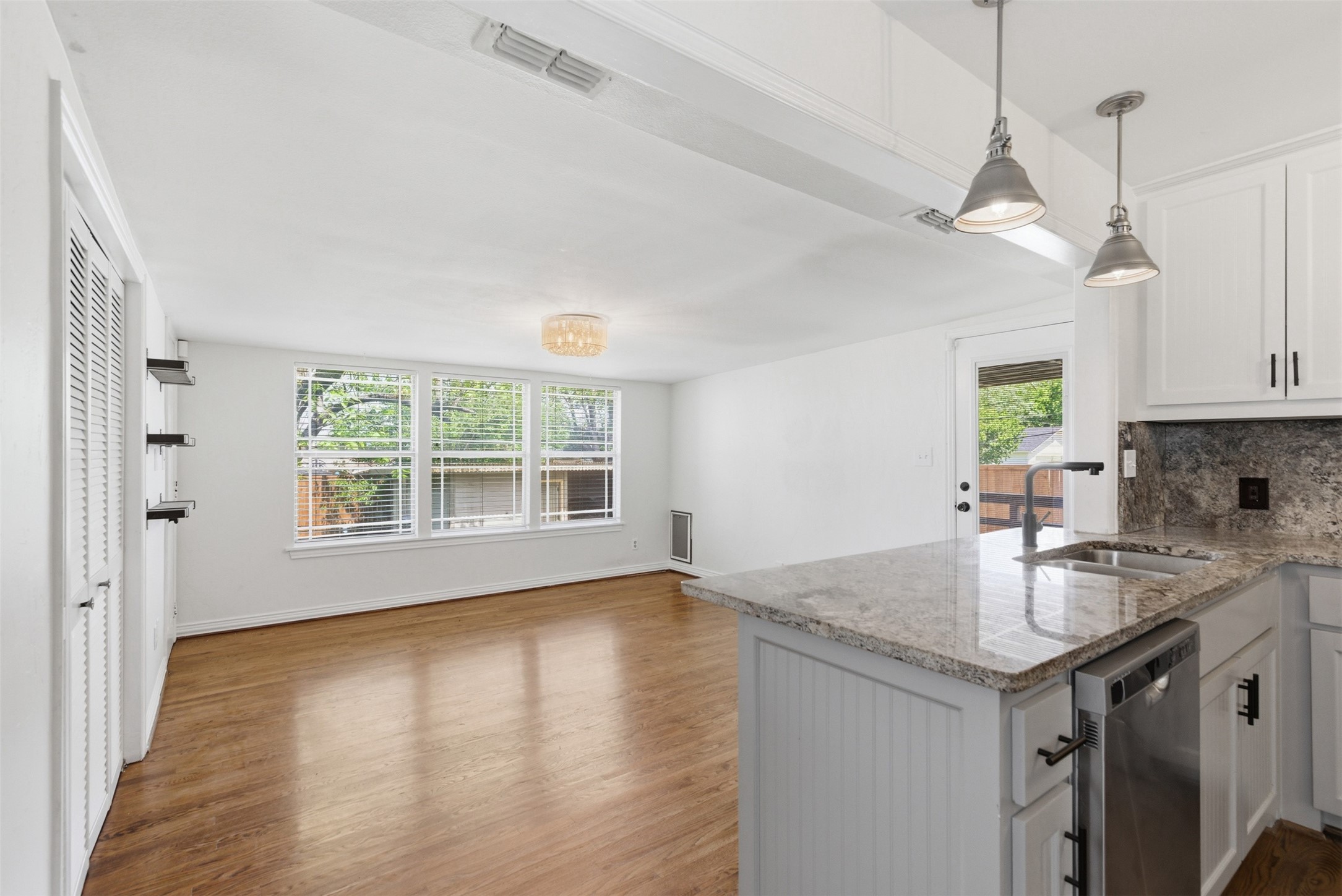2615 Alco Avenue Dallas TX 75211