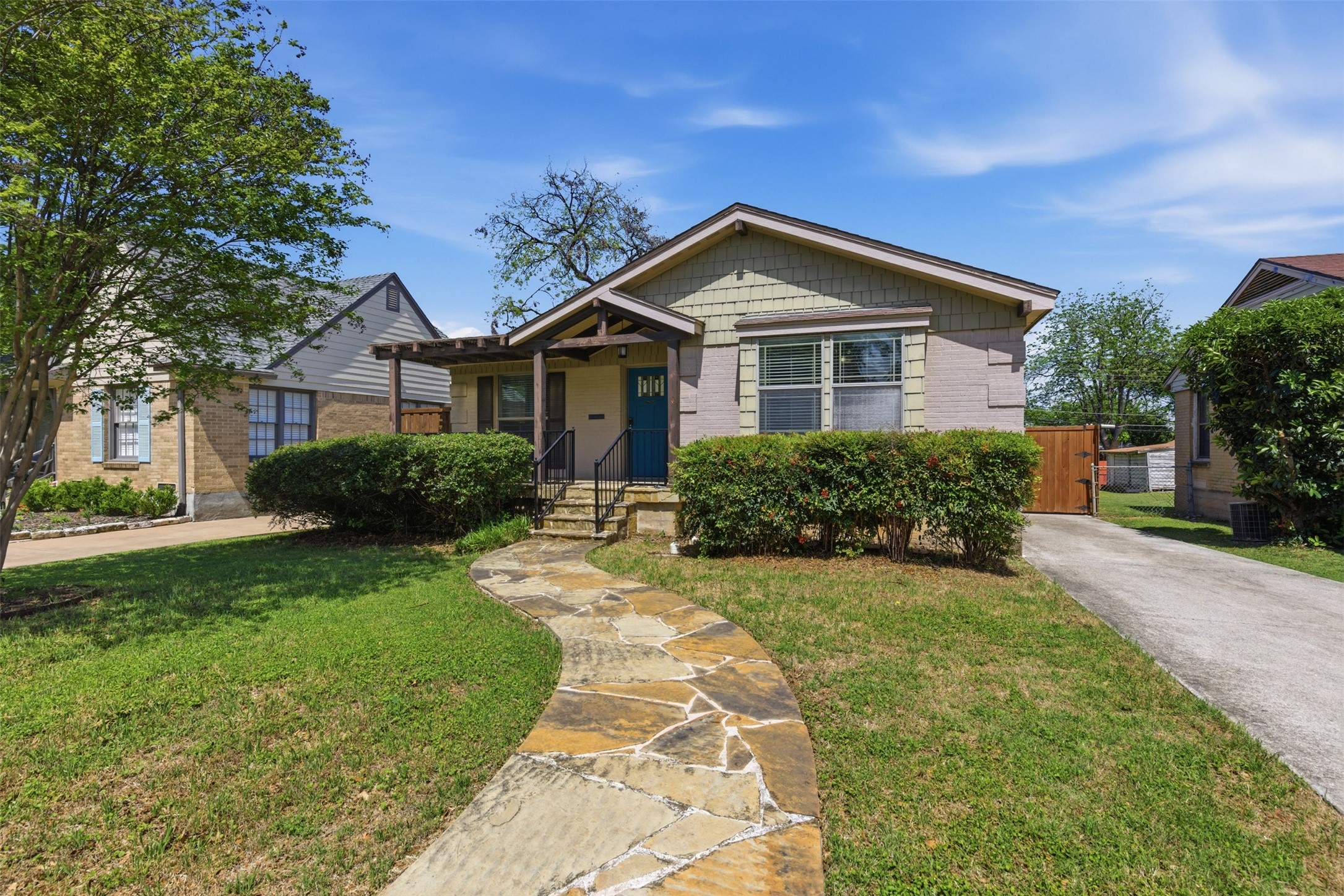 2615 Alco Avenue Dallas TX 75211