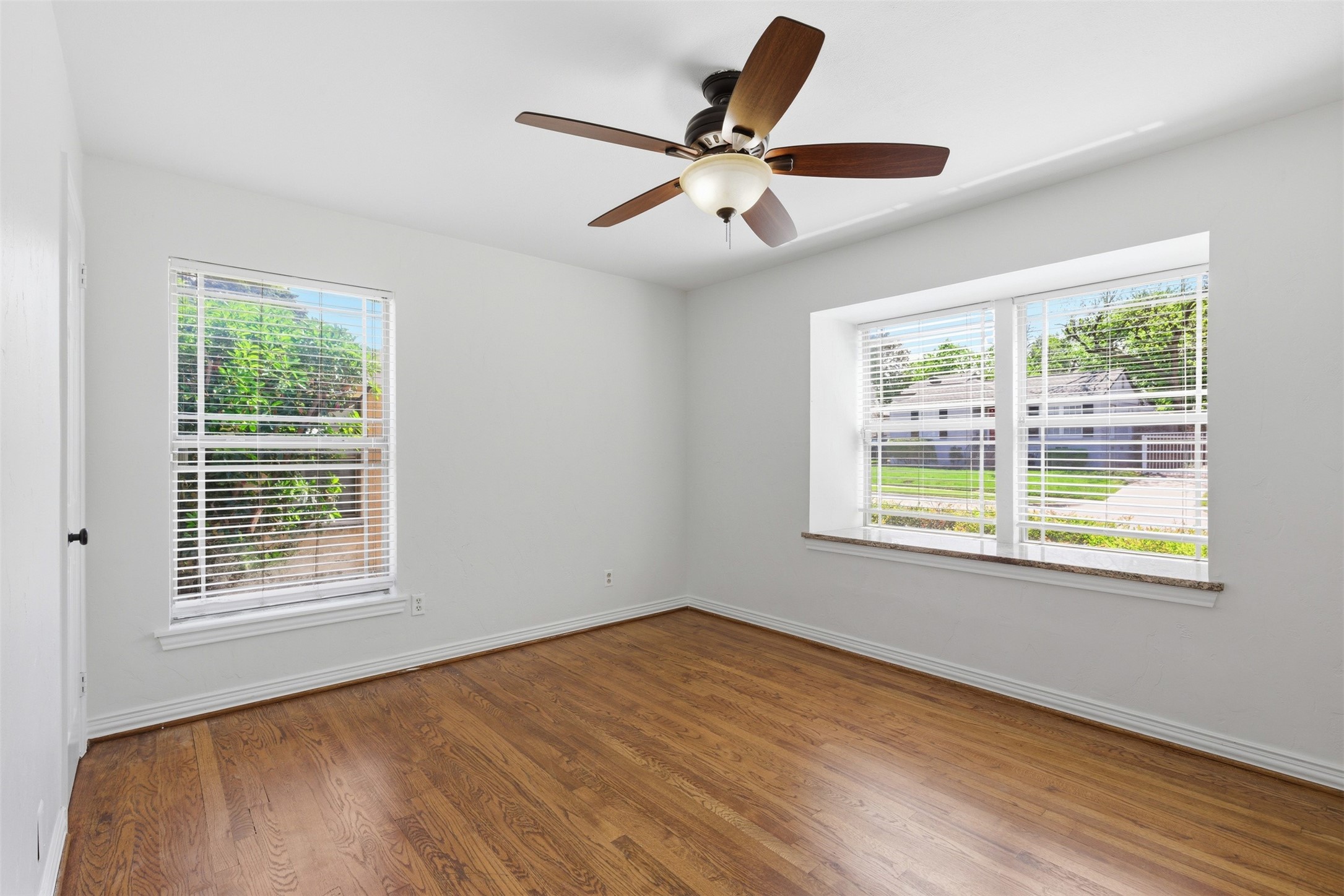 2615 Alco Avenue Dallas TX 75211