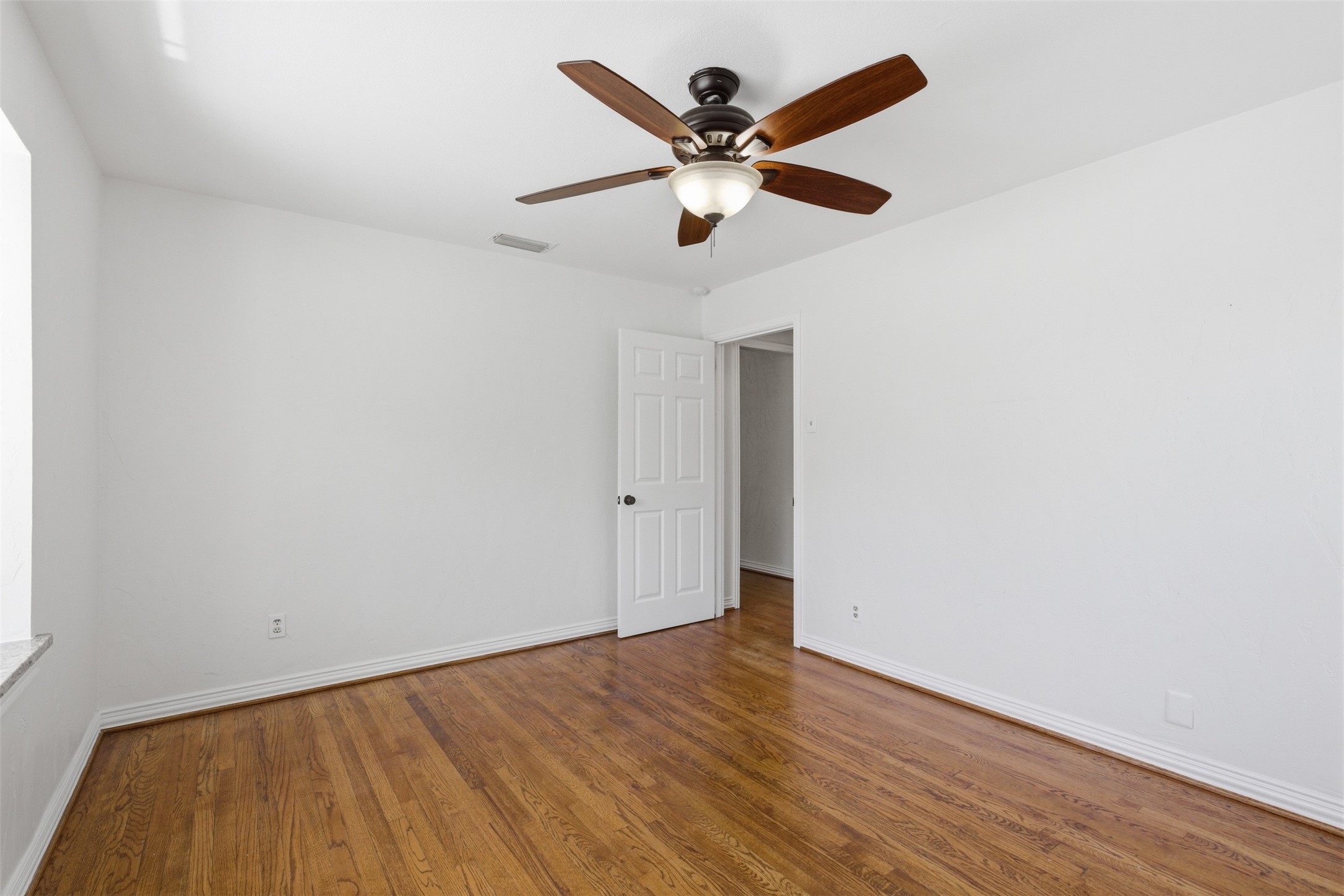 2615 Alco Avenue Dallas TX 75211