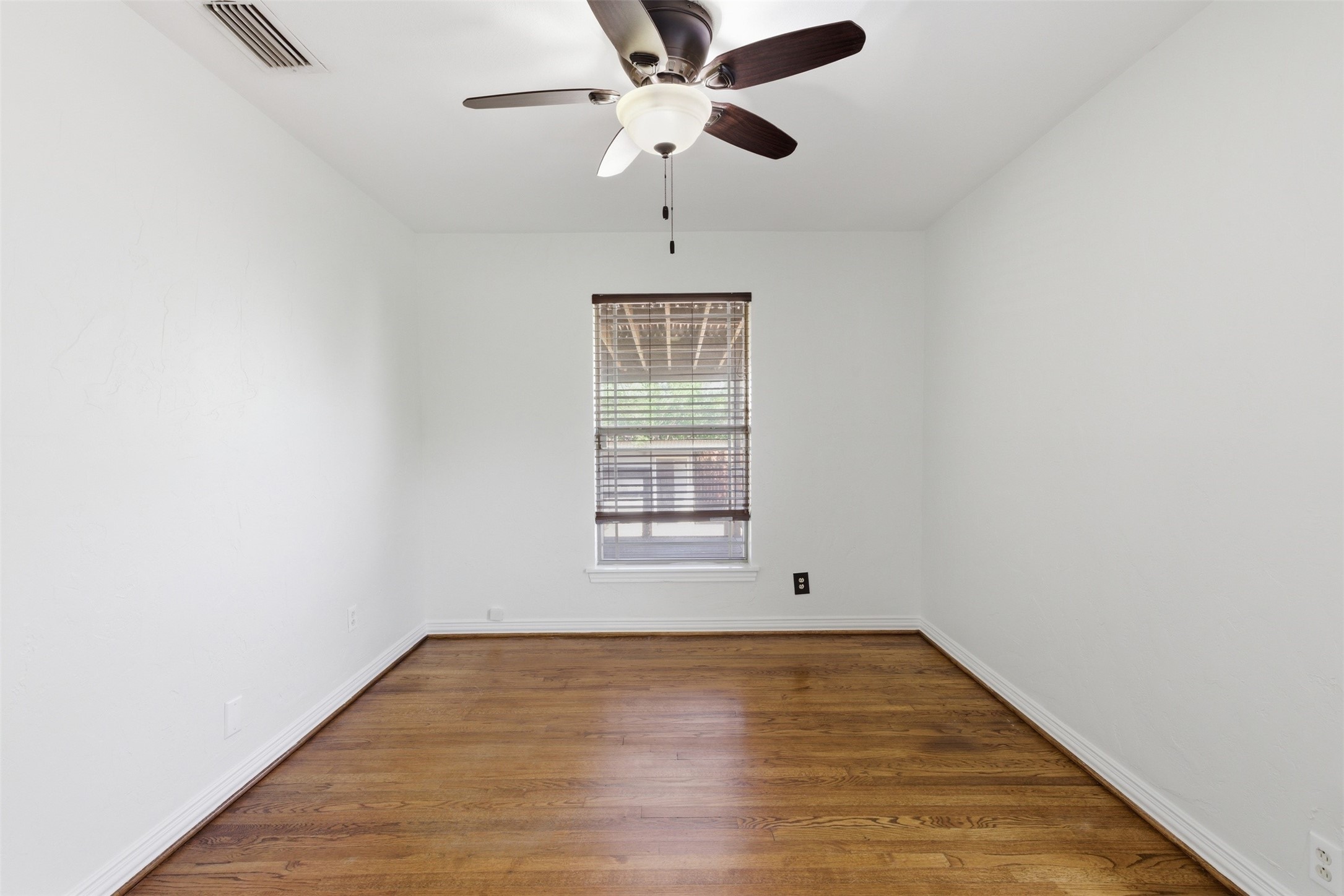 2615 Alco Avenue Dallas TX 75211