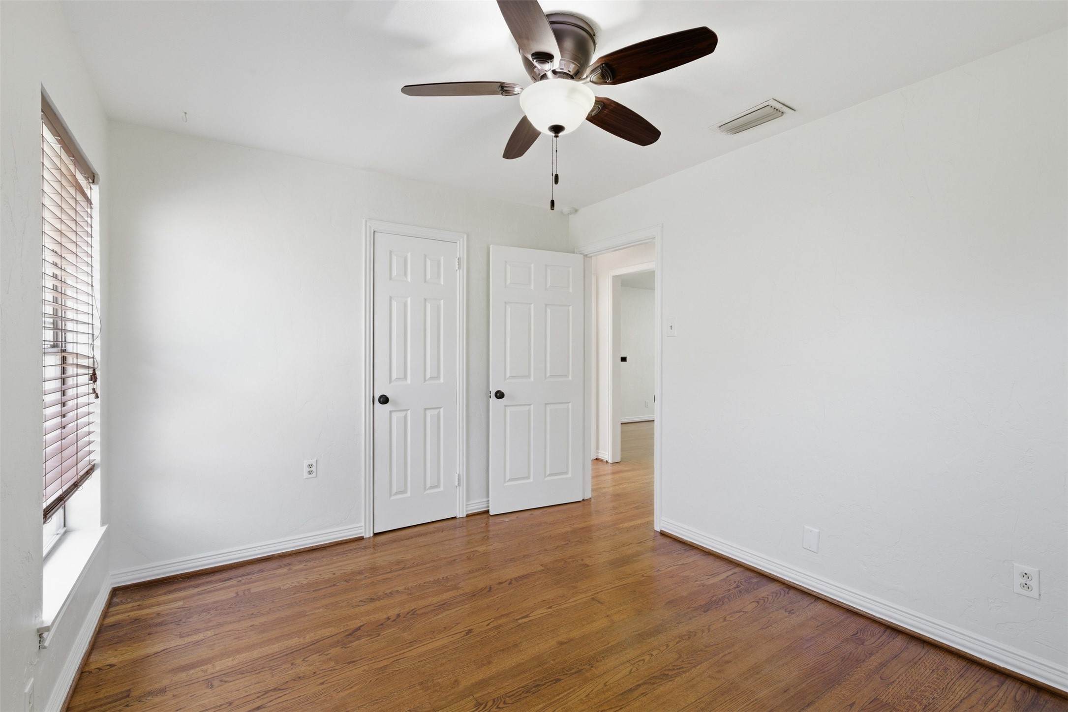 2615 Alco Avenue Dallas TX 75211