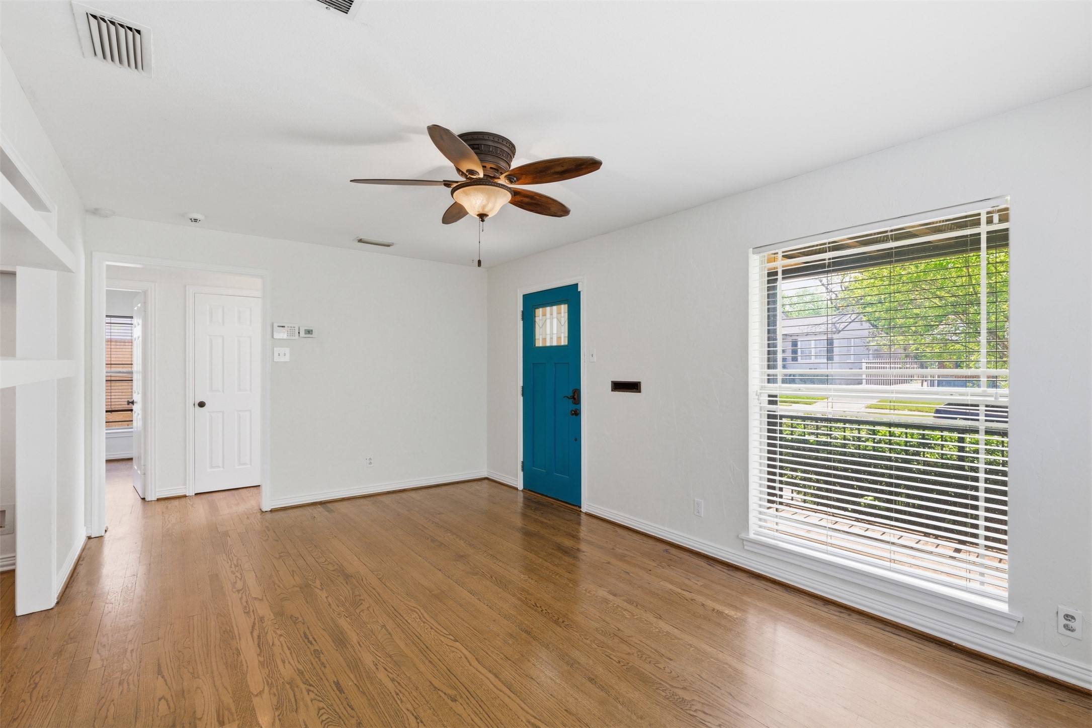 2615 Alco Avenue Dallas TX 75211