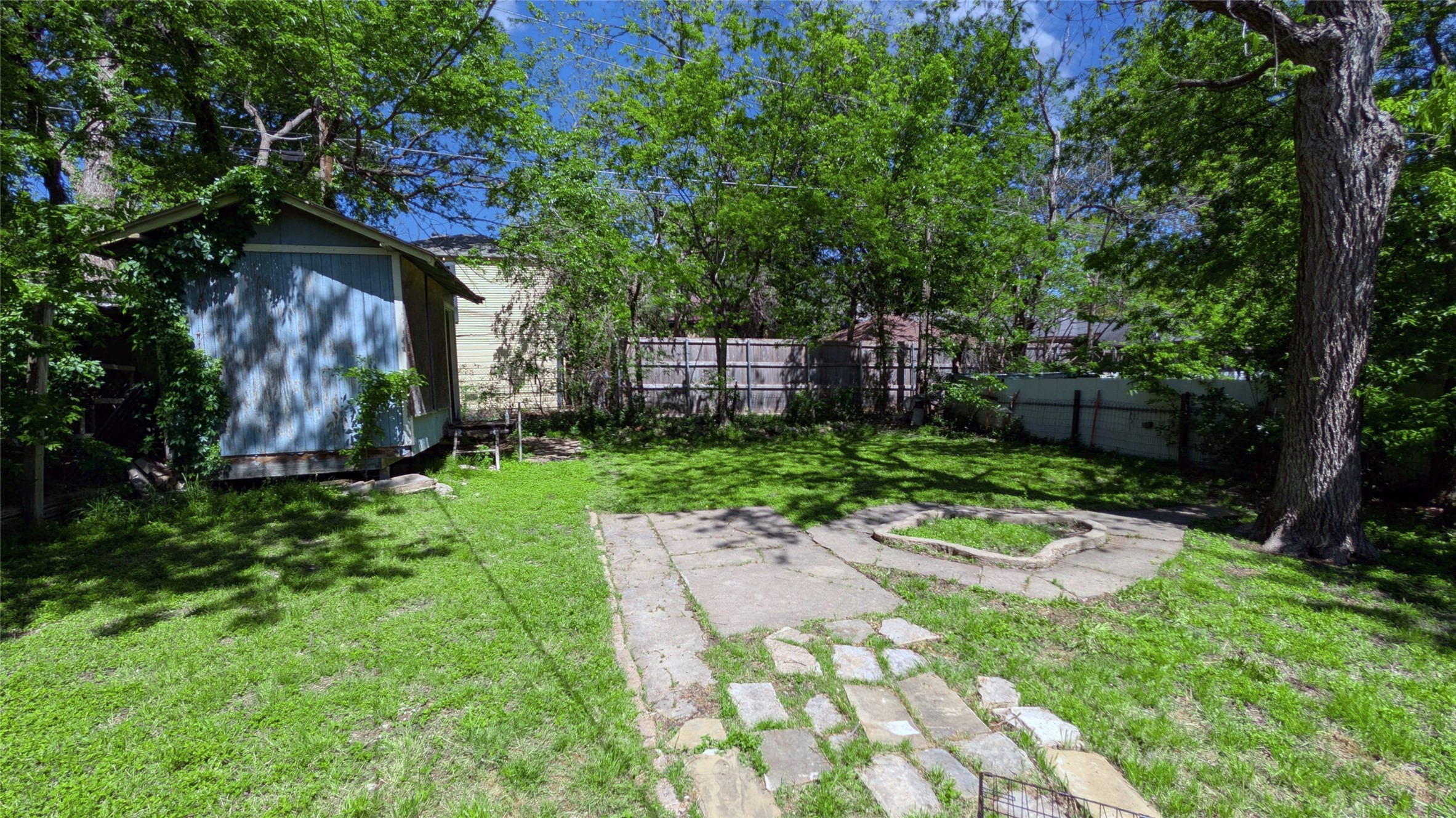 704 Cameron Avenue Dallas TX 75223