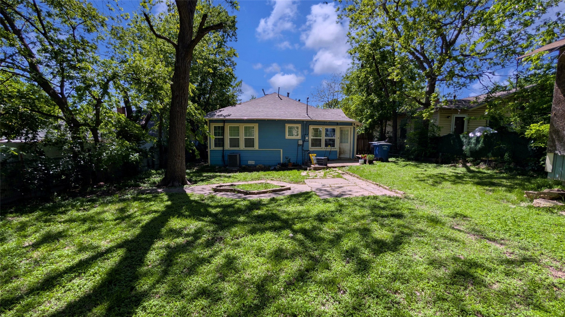 704 Cameron Avenue Dallas TX 75223