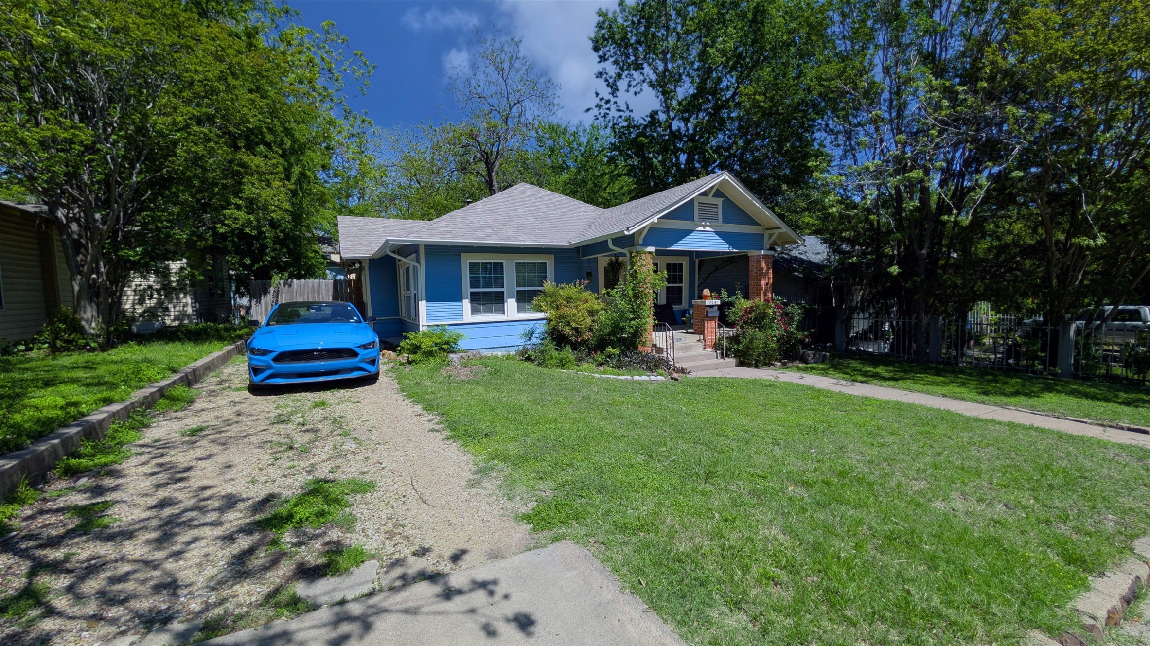 704 Cameron Avenue Dallas TX 75223