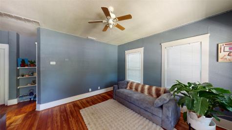 704 Cameron Avenue Dallas TX 75223