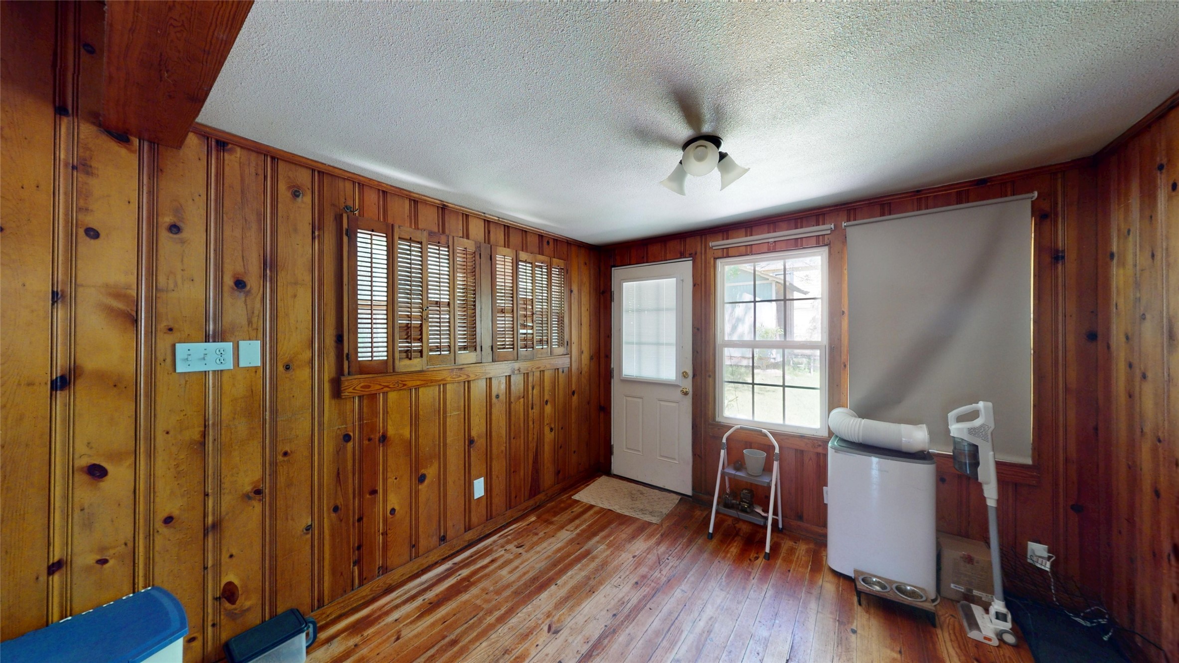 704 Cameron Avenue Dallas TX 75223