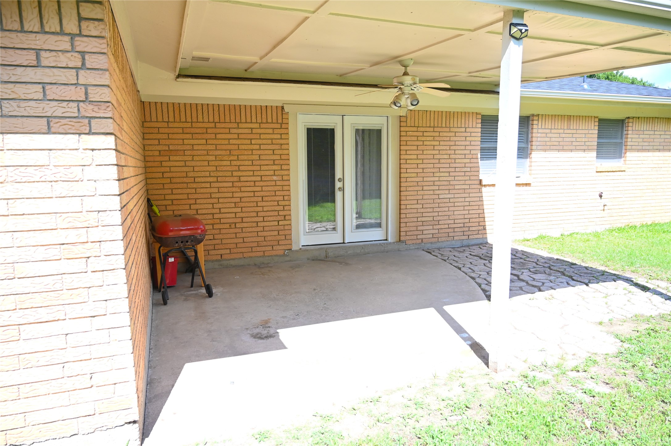 1352 Simpson Drive Hurst TX 76053