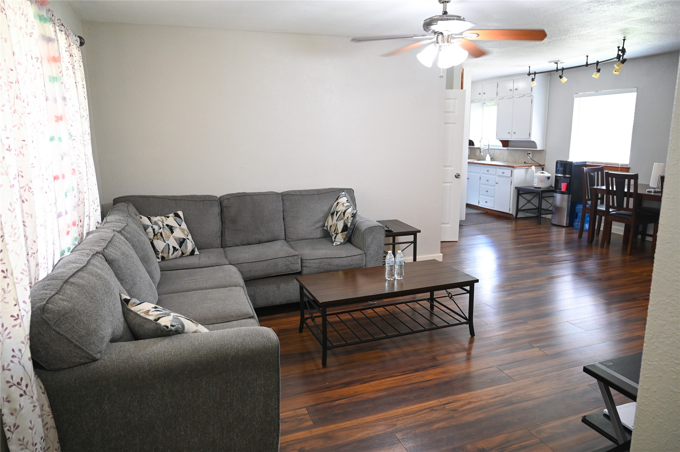 1352 Simpson Drive Hurst TX 76053