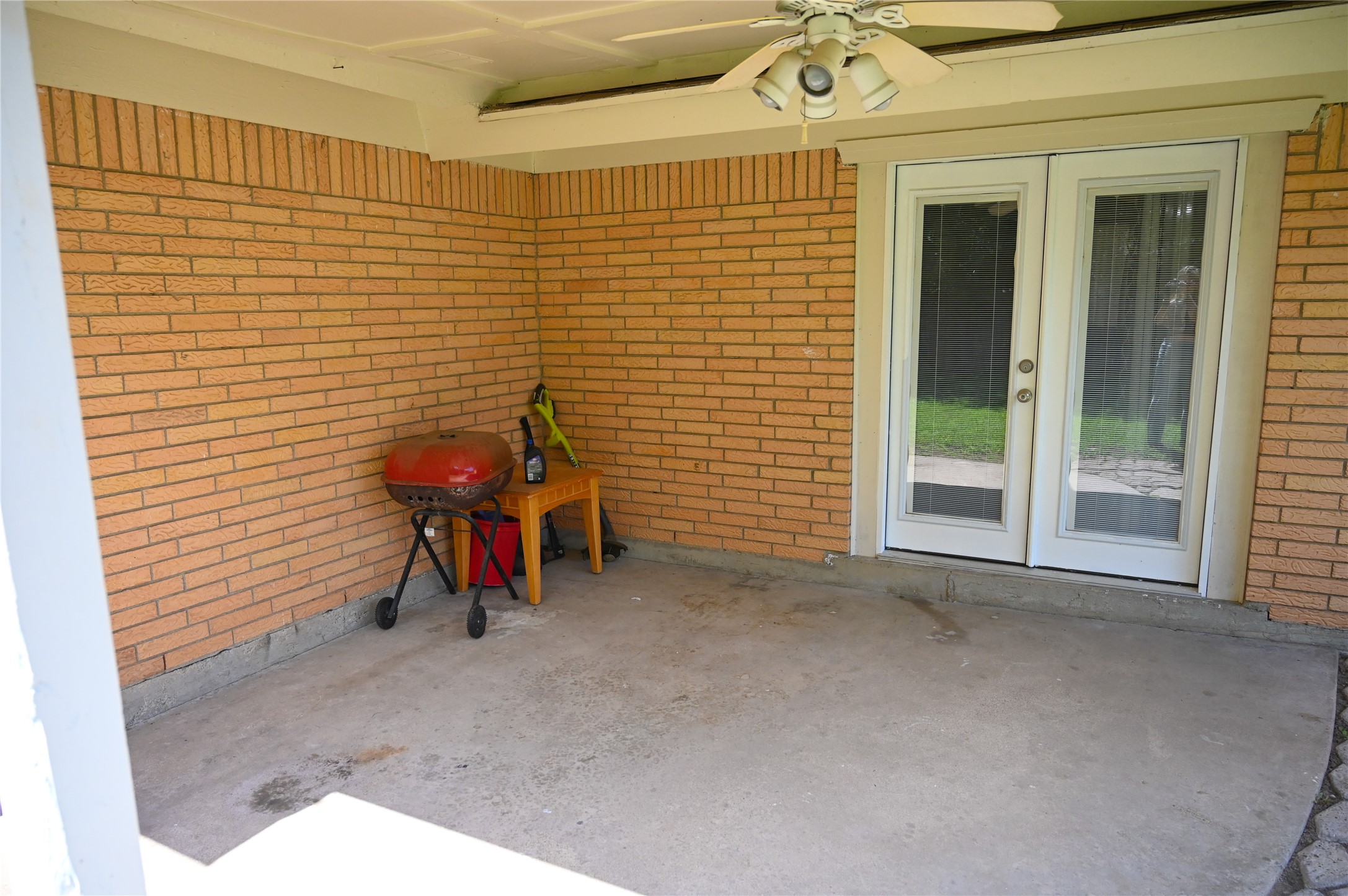 1352 Simpson Drive Hurst TX 76053