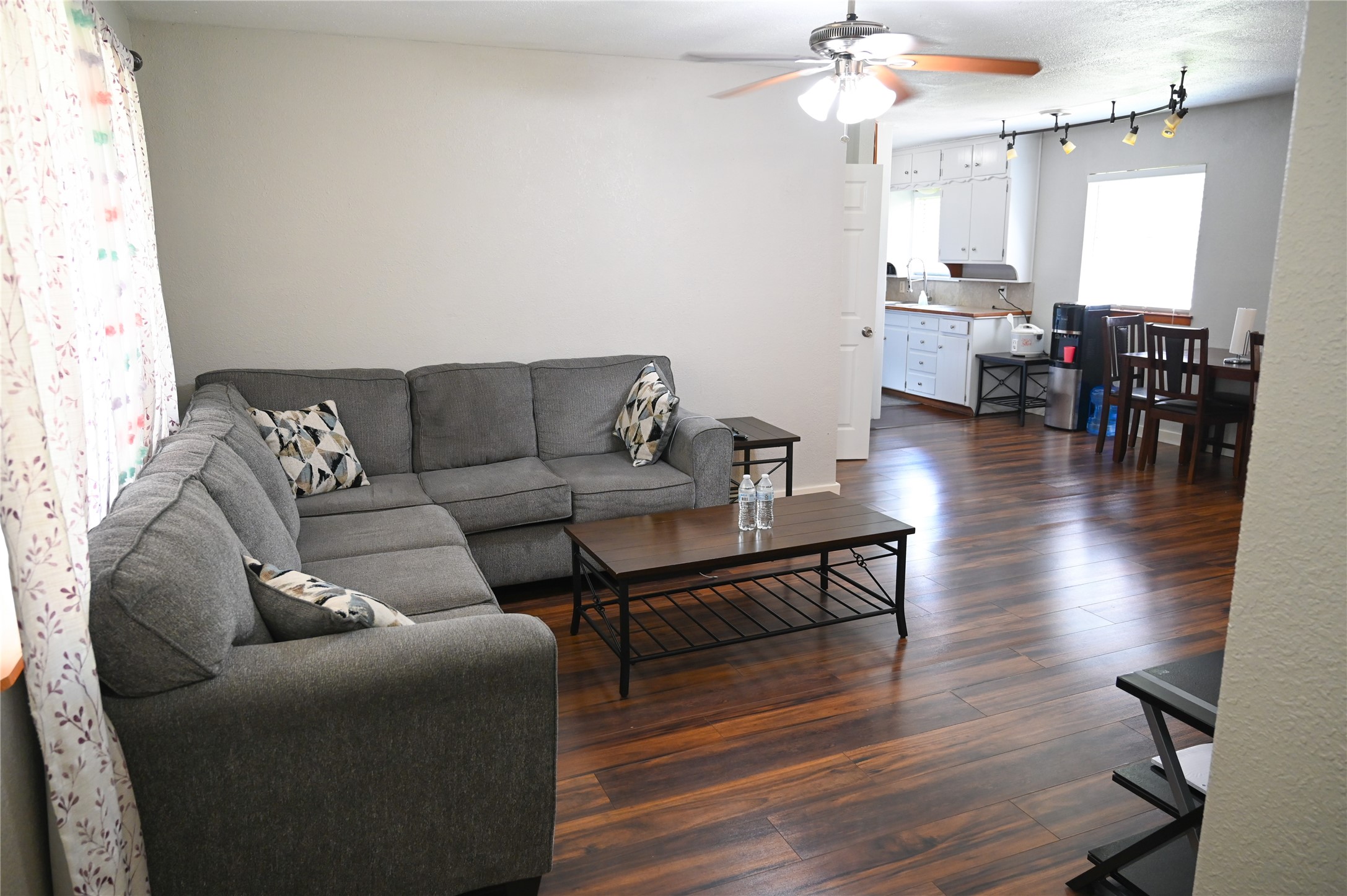 1352 Simpson Drive Hurst TX 76053