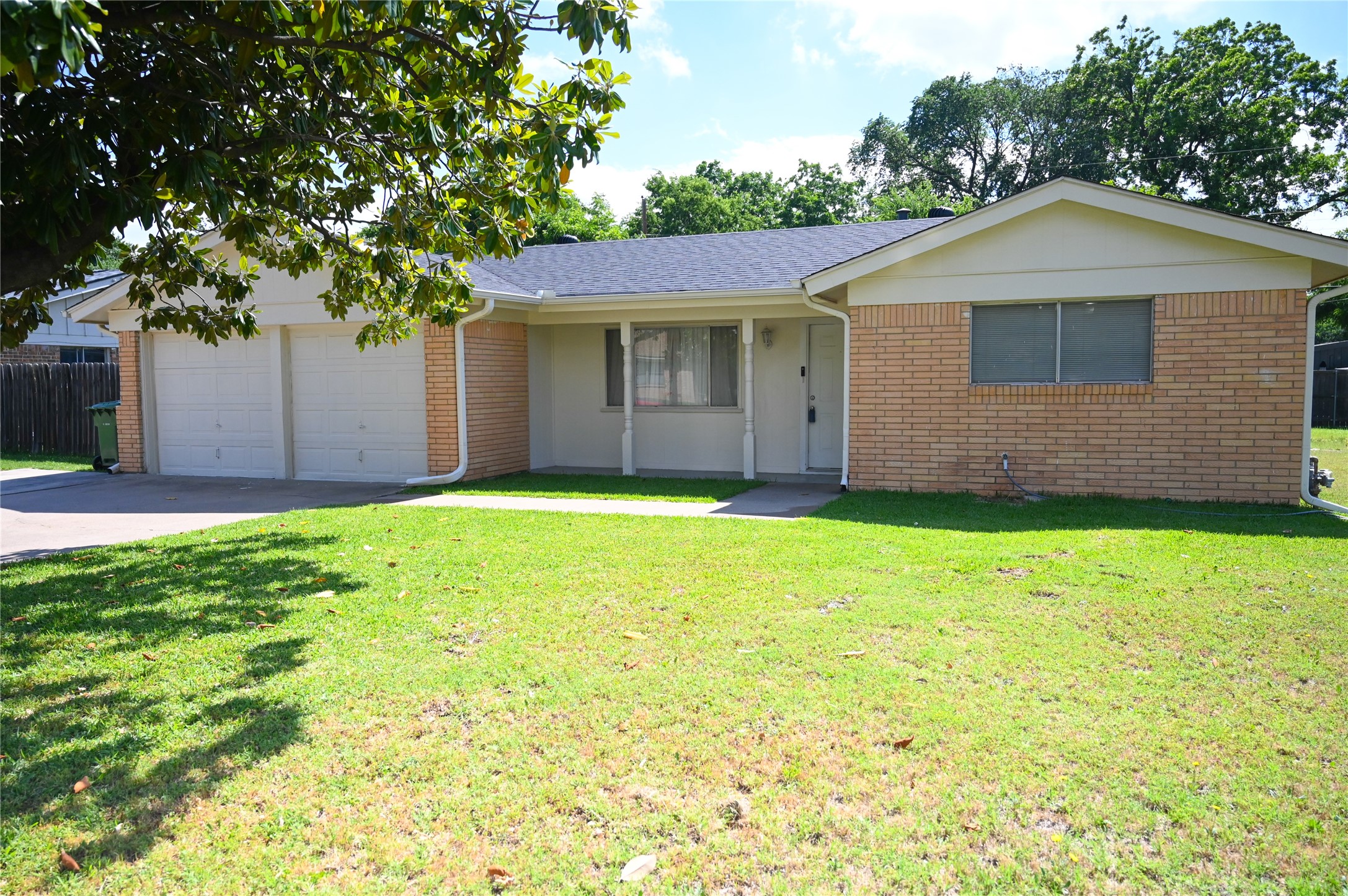 1352 Simpson Drive Hurst TX 76053