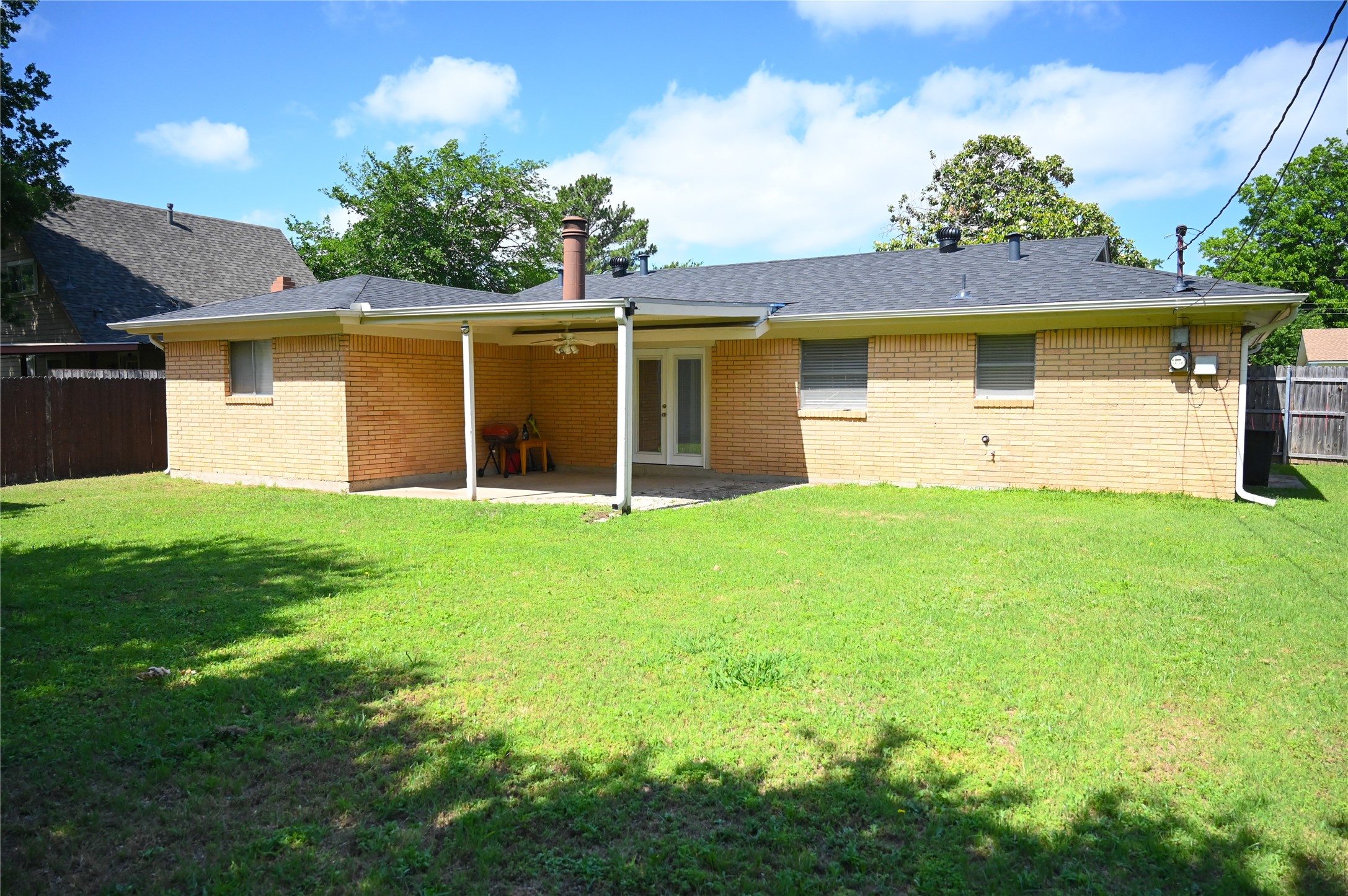 1352 Simpson Drive Hurst TX 76053