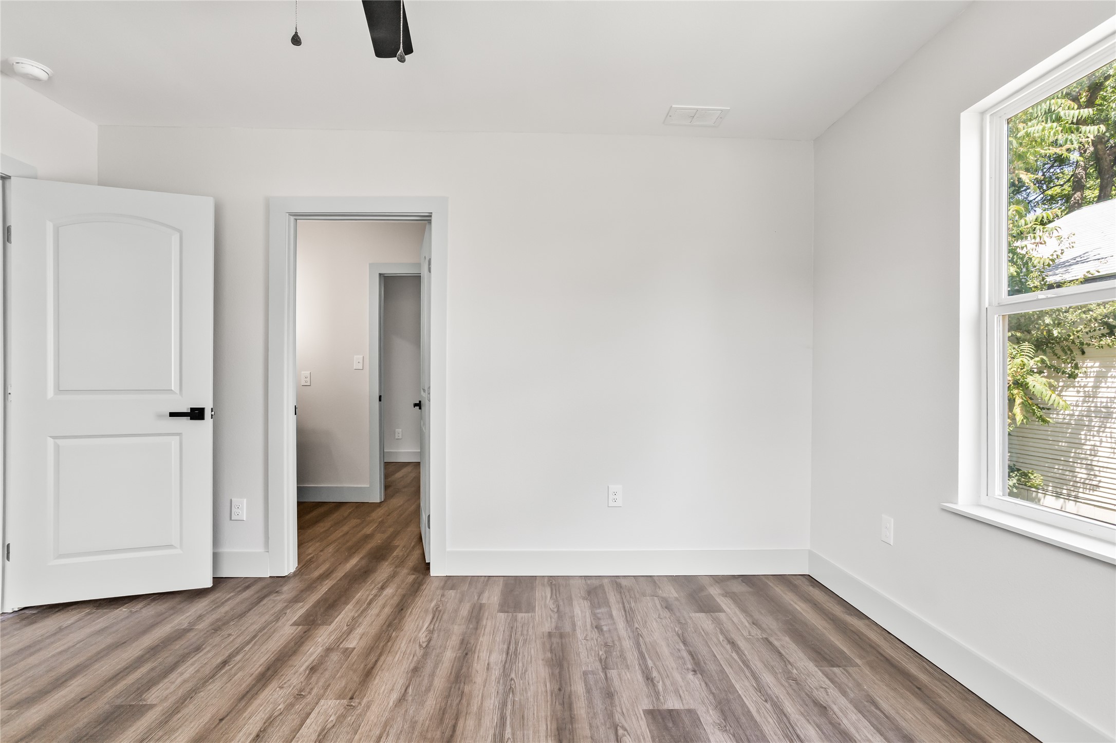 1127 W Morgan Street Denison TX 75020