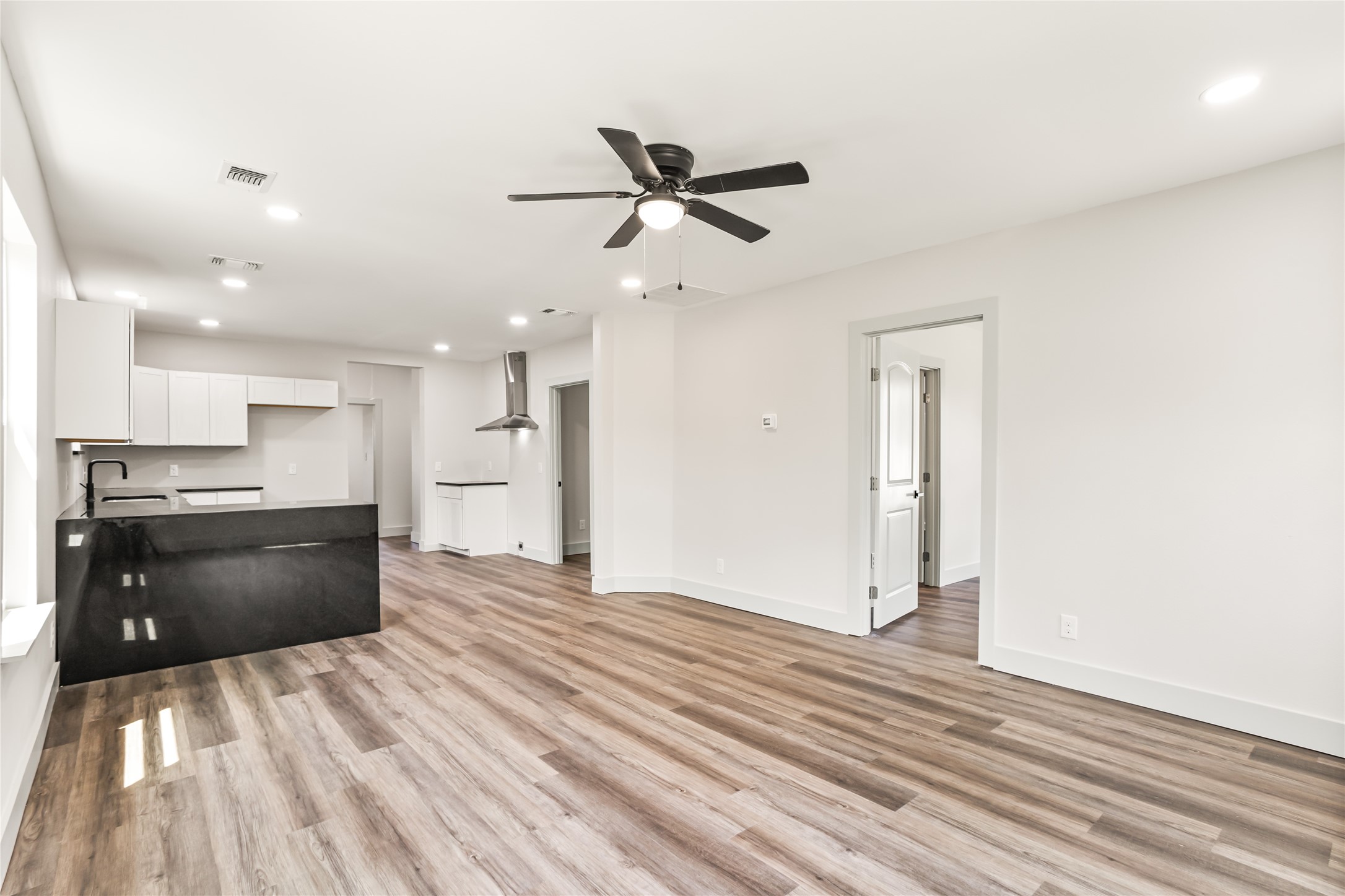 1127 W Morgan Street Denison TX 75020