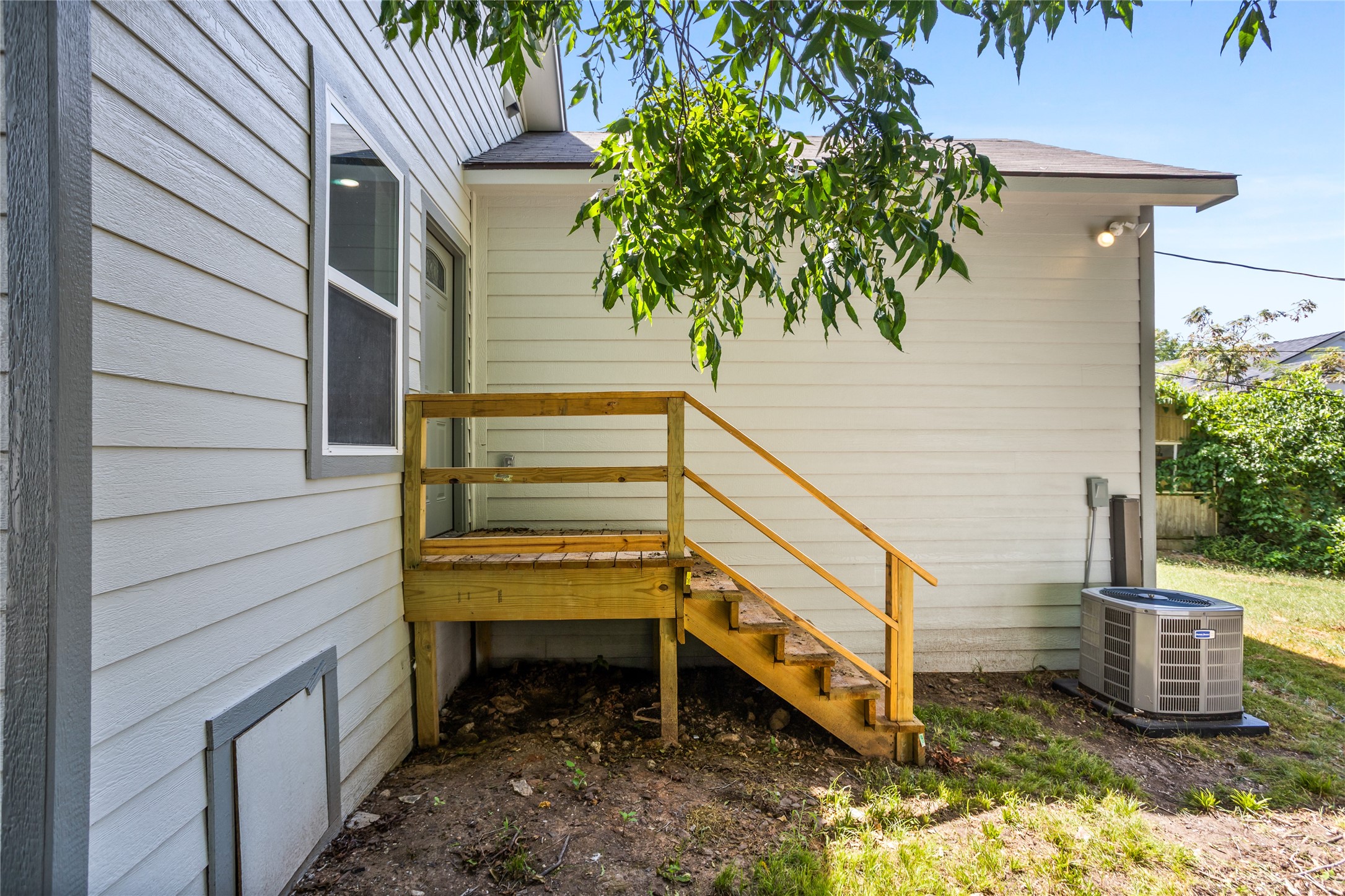 1127 W Morgan Street Denison TX 75020