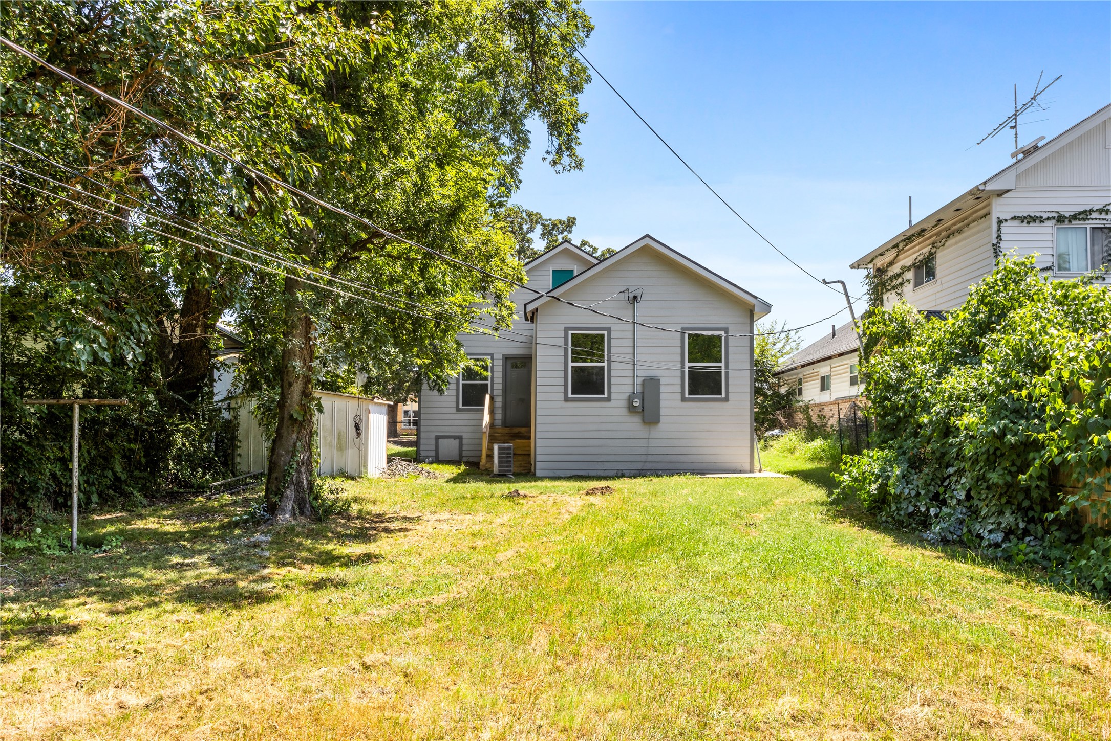 1127 W Morgan Street Denison TX 75020