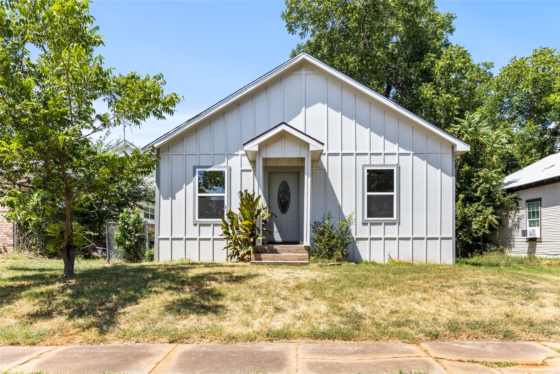 1127 W Morgan Street Denison TX 75020