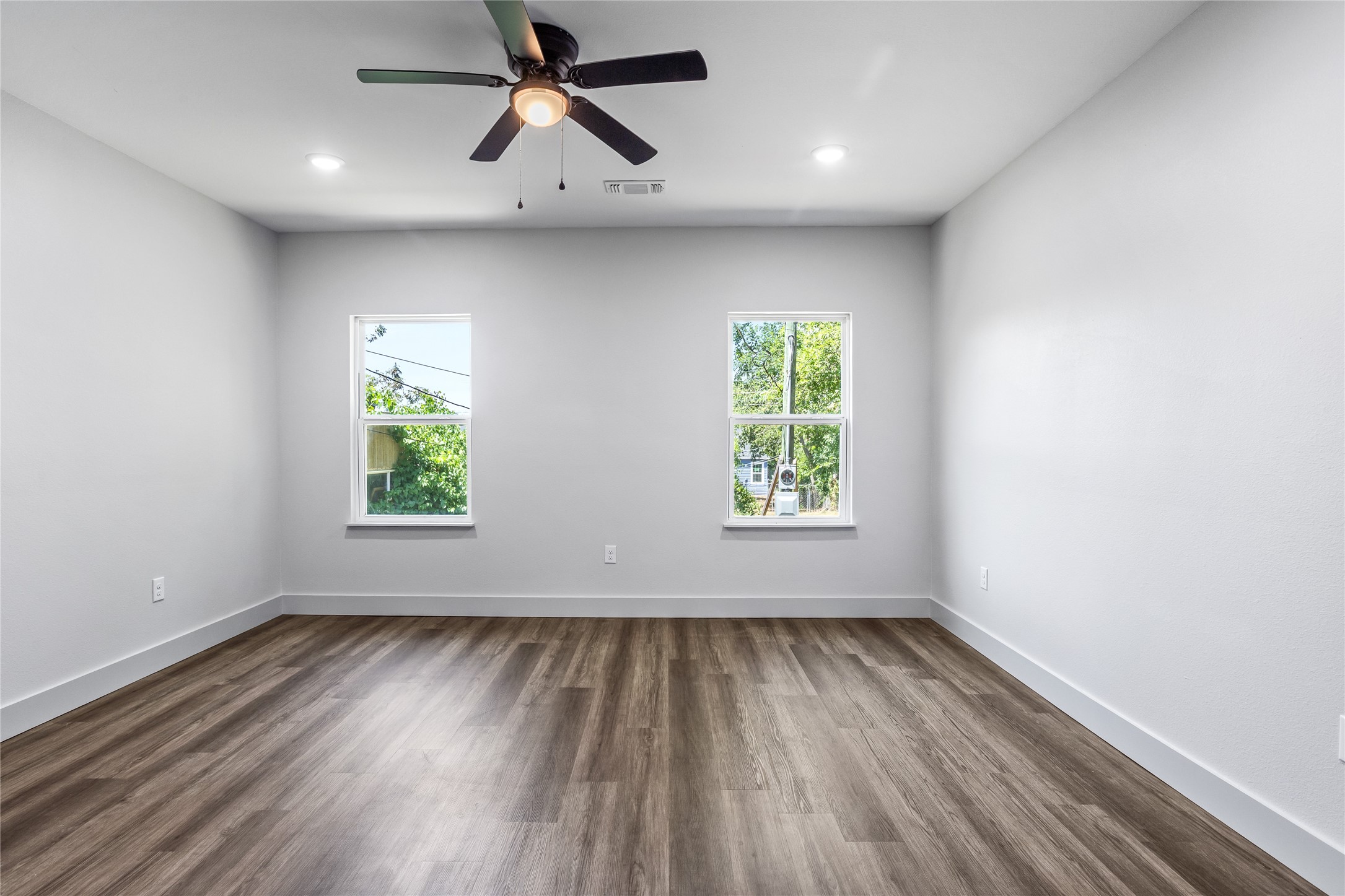 1127 W Morgan Street Denison TX 75020