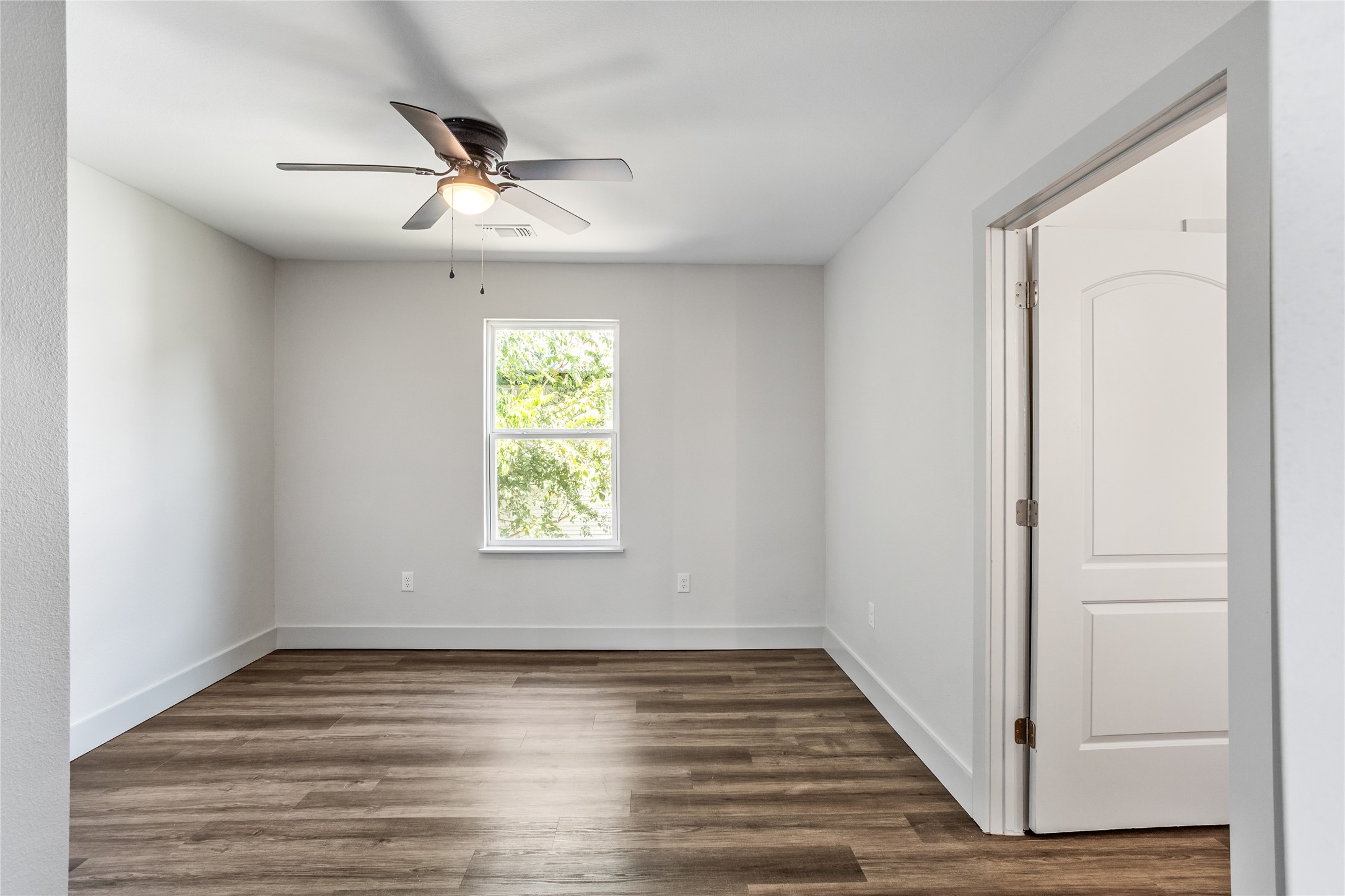 1127 W Morgan Street Denison TX 75020