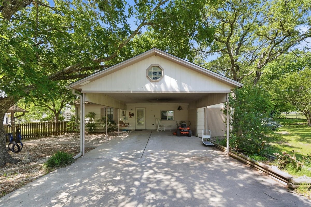 107 Quail Lake Drive W Whitney TX 76692