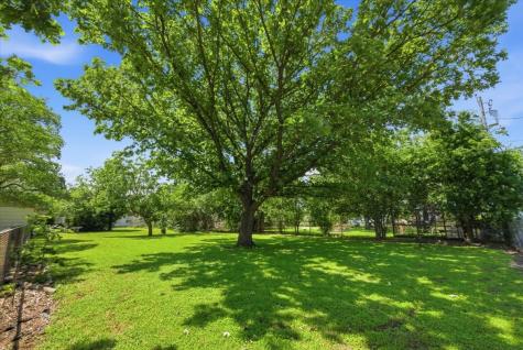 107 Quail Lake Drive W Whitney TX 76692