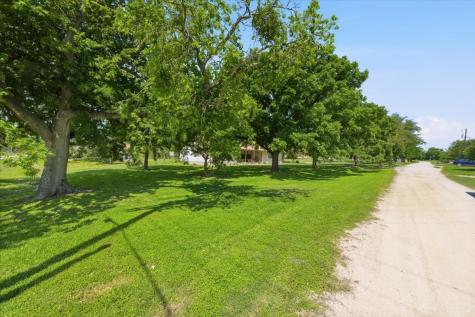 107 Quail Lake Drive W Whitney TX 76692
