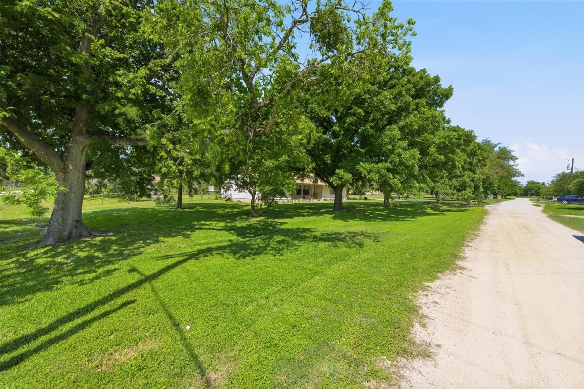 107 Quail Lake Drive W Whitney TX 76692