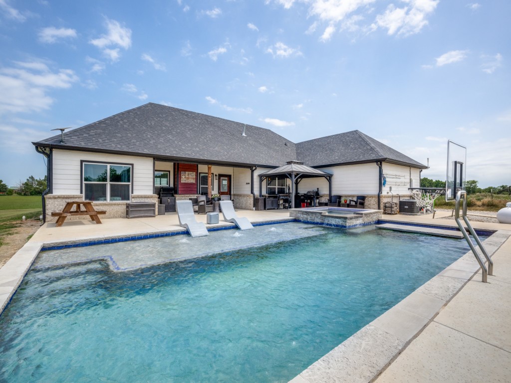 1144 Alamo Road Montague TX 76251