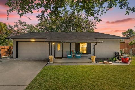 912 Crockett Street Midlothian TX 76065