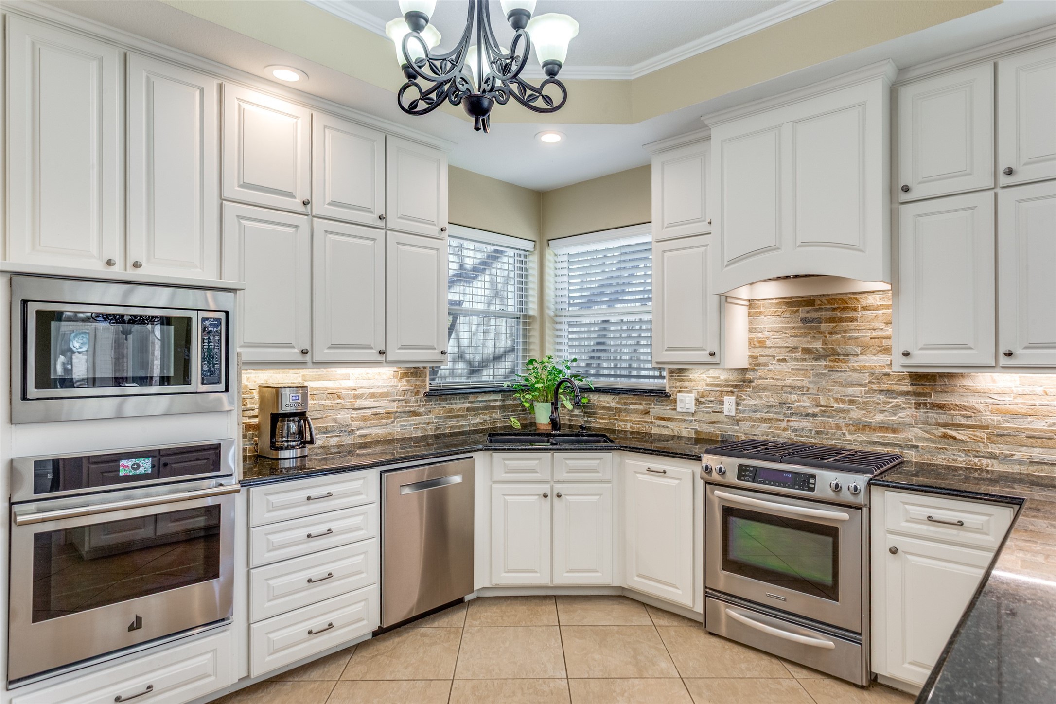 2729 Sunrise Drive Arlington TX 76006