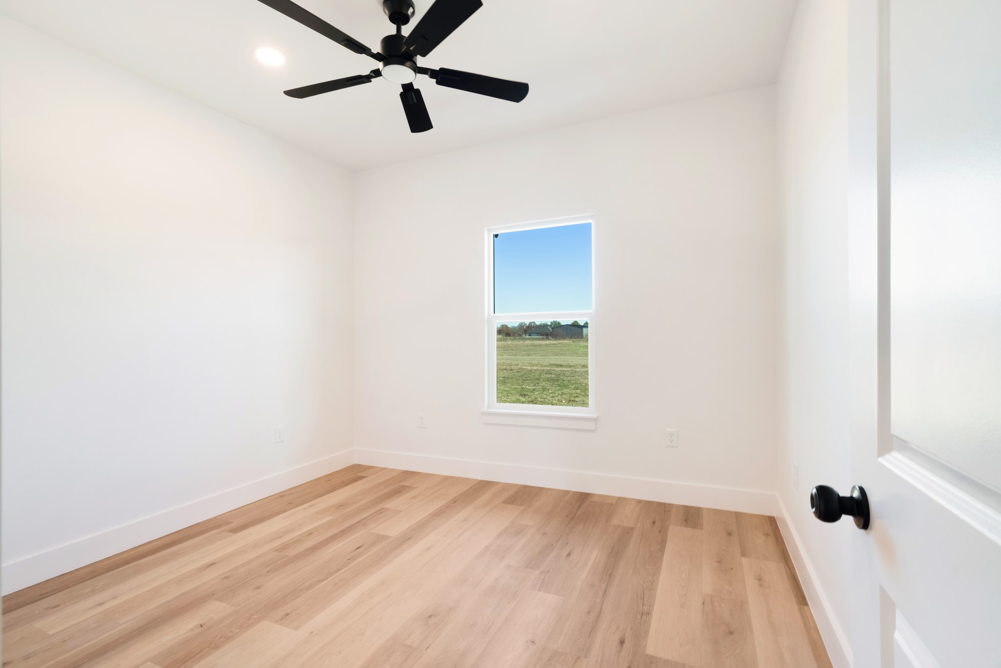 213 Private Road 33083 Sumner TX 75486
