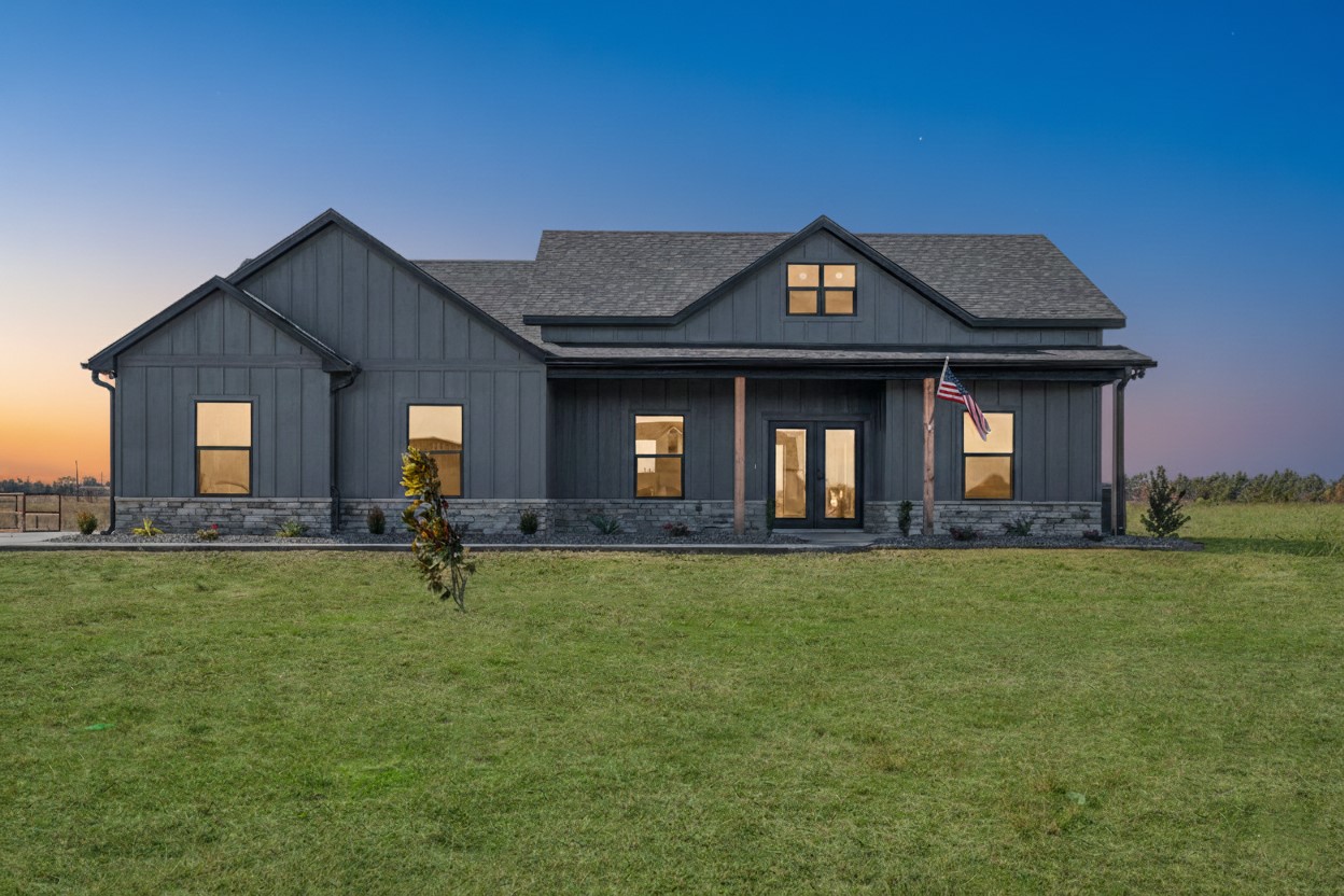 213 Private Road 33083 Sumner TX 75486