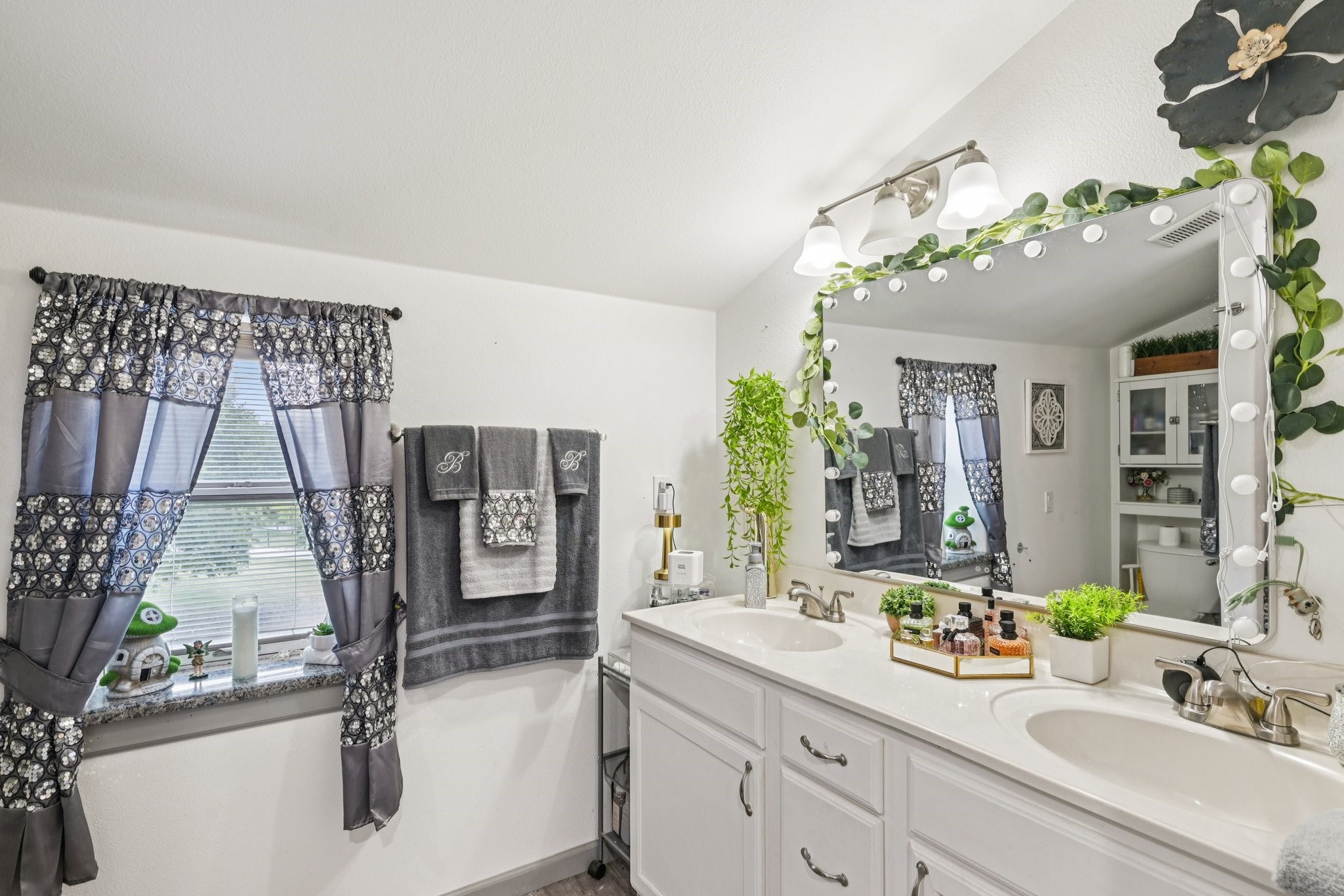 169 Chisam Road Valley View TX 76272