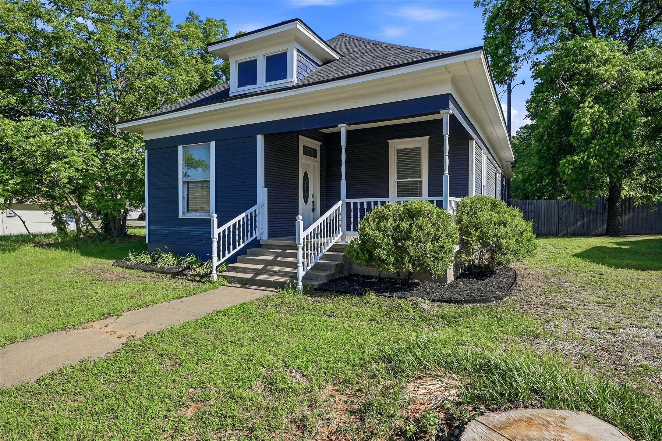 721 W Monterey Street Denison TX 75020