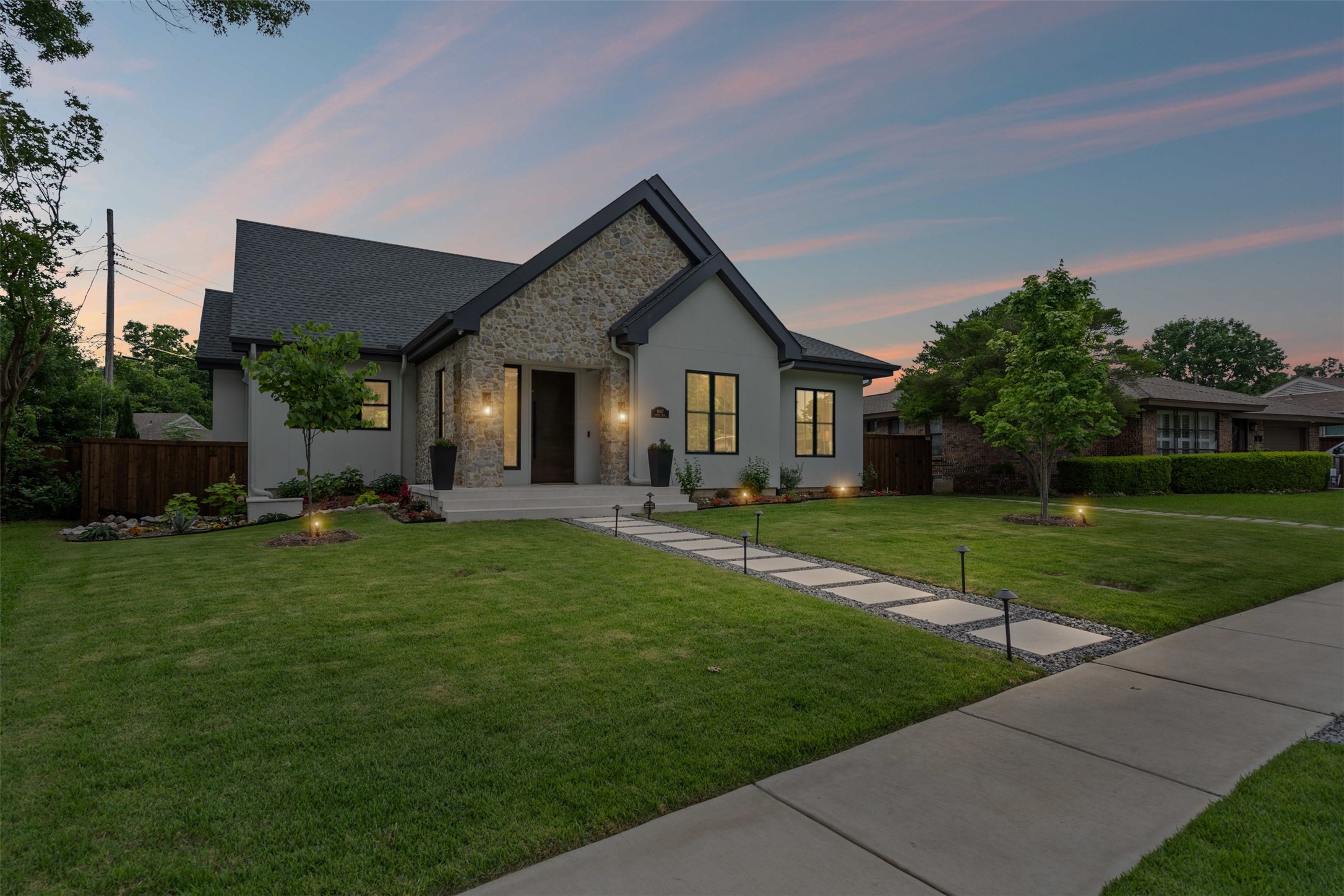 Dallas TX, 9007 Leaside Drive