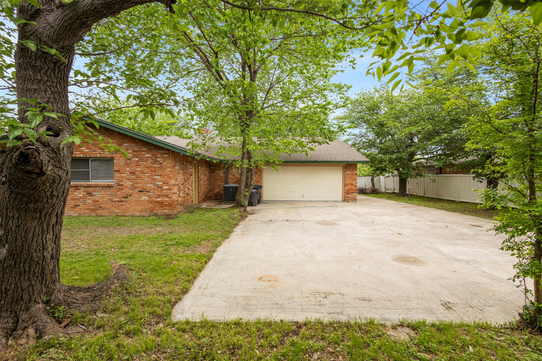 5516 Beaty Street Fort Worth TX 76112