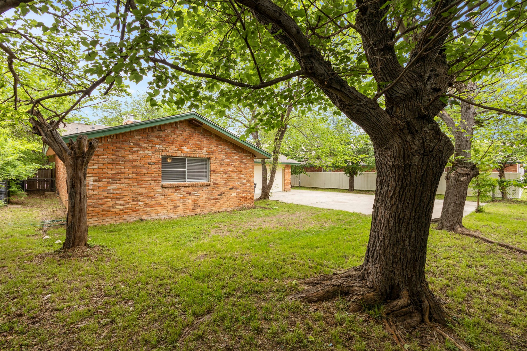 5516 Beaty Street Fort Worth TX 76112