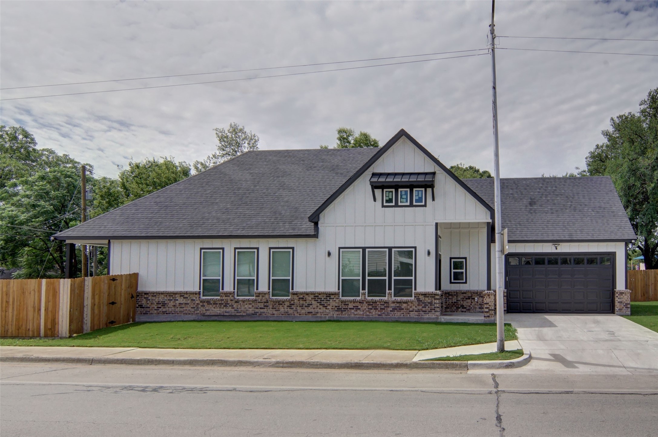 3220 N Houston Street Fort Worth TX 76106
