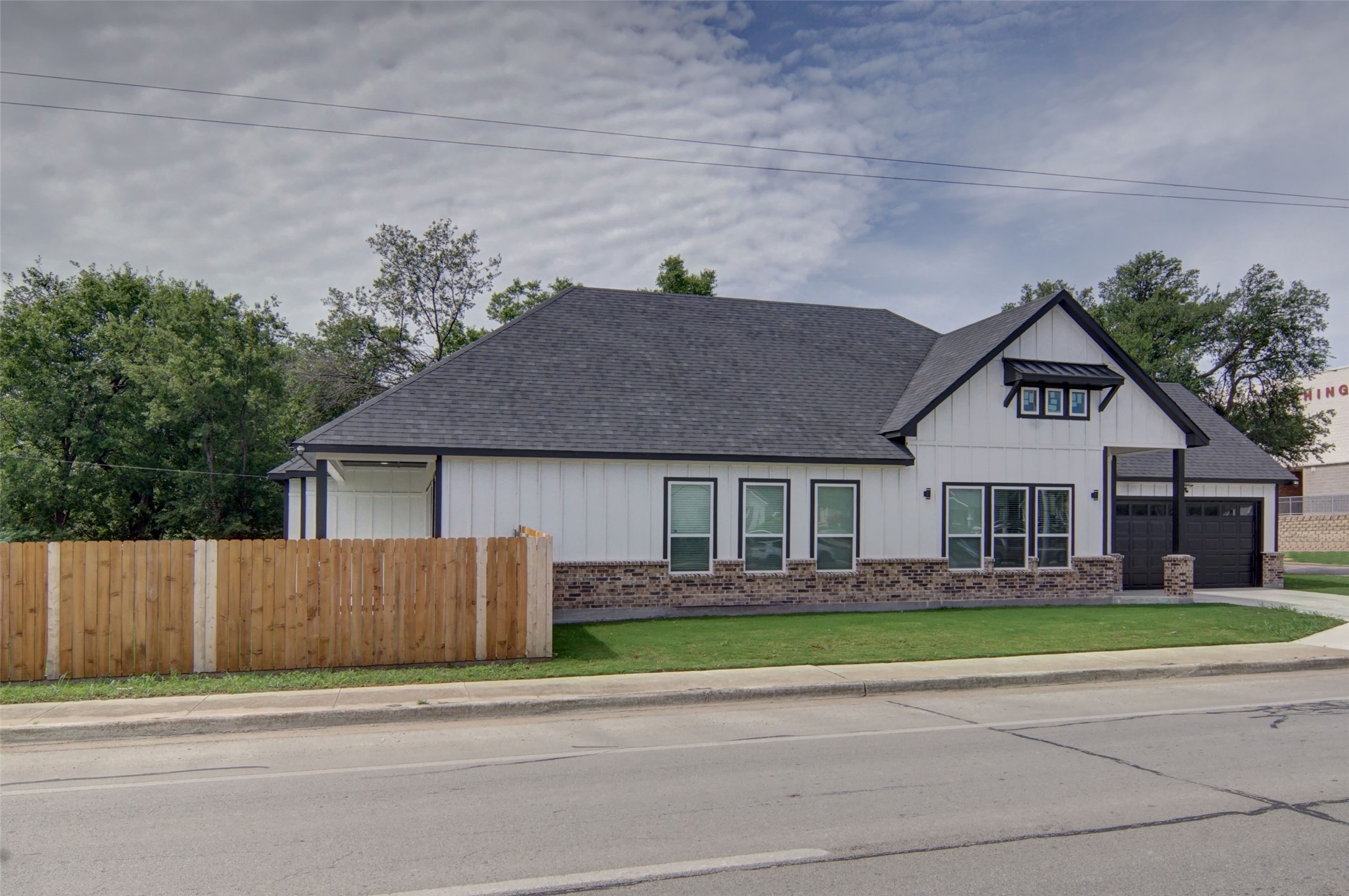 3220 N Houston Street Fort Worth TX 76106