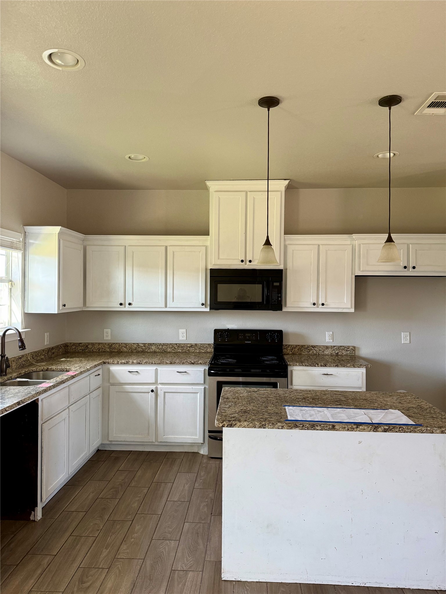 1609 Lesli Royse City TX 75189