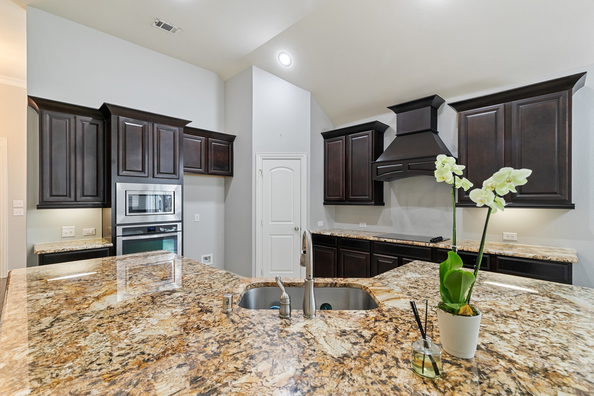 909 Auburn Court Savannah TX 76227