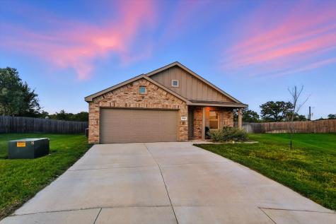 1404 Beach Drive Azle TX 76020