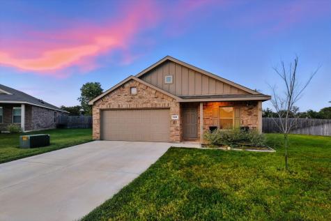 1404 Beach Drive Azle TX 76020