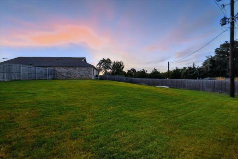 1404 Beach Drive Azle TX 76020